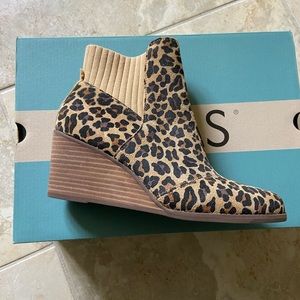 TOMS wedge boots
